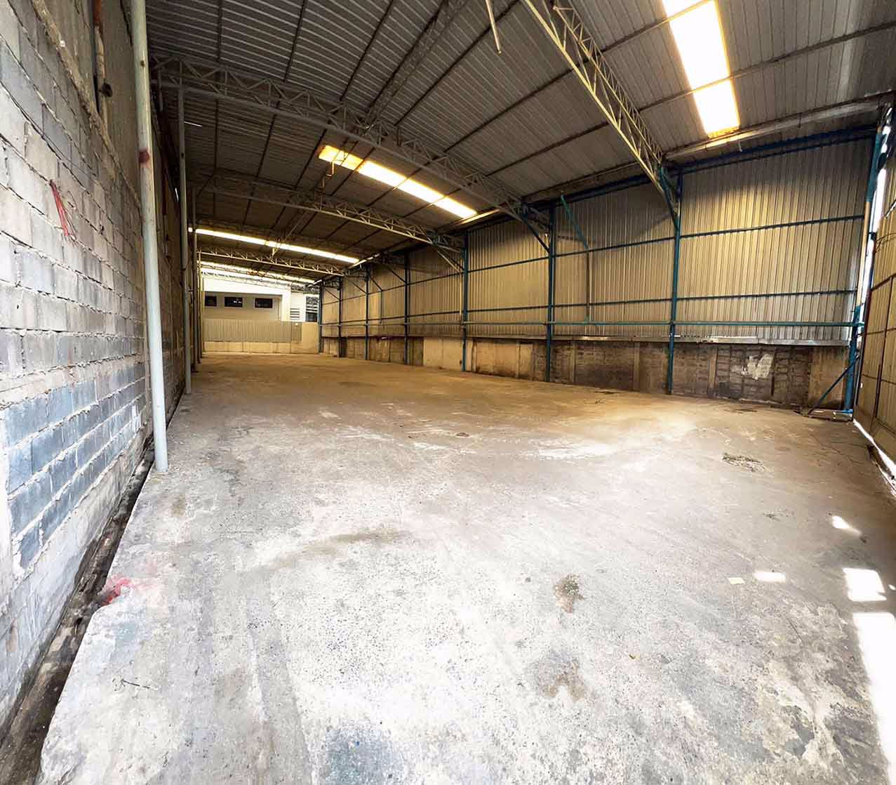 โกดังให้เช่า!!ราคาถูก!!-ย่านพระประแดง